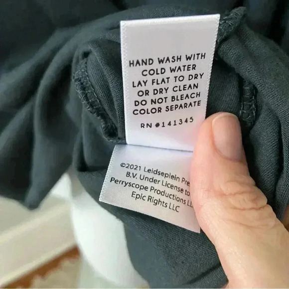 NEW Daydreamer AC/DC Longsleeve Graphic Band Tee size Large - Picture 7 of 9